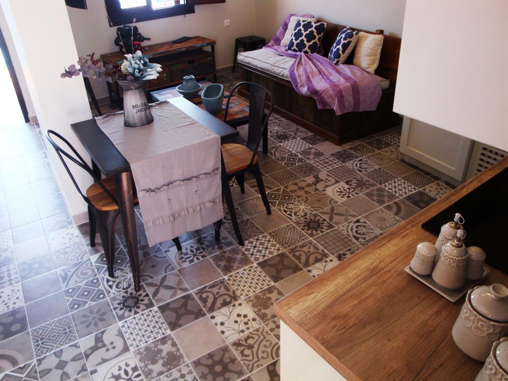 Halkis Muses Villa Bagian luar foto